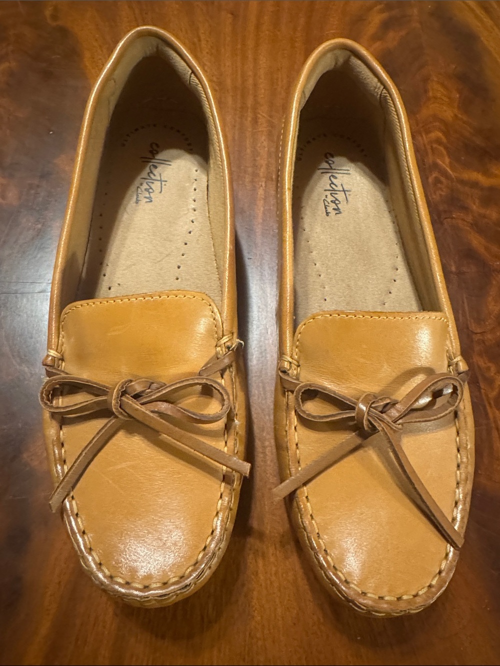Clarks Tan Leather Bow Moccasin Loafers